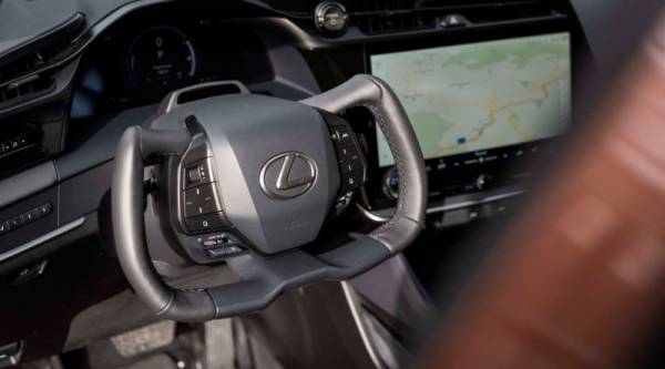 Штурвал вместо руля? Lexus показал шокирующую систему управления, которая меняет всё