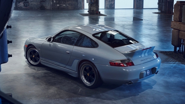 Porsche 911 Classic Club Coupe: заводской рестомод на базе купе непопулярного поколения Porsche 911 Classic Club Coupe: заводской рестомод на базе купе непопулярного поколения