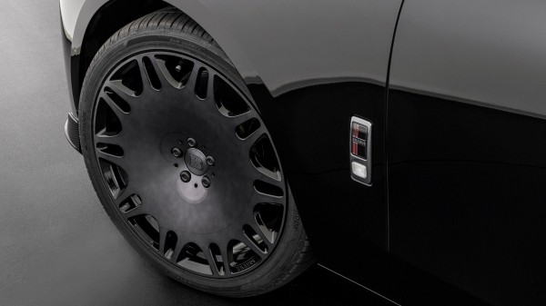 Brabus 700 на базе Rolls-Royce Ghost: форсированный мотор и щедрая доза углепластика Brabus 700 на базе Rolls-Royce Ghost: форсированный мотор и щедрая доза углепластика