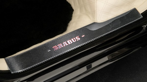 Brabus 700 на базе Rolls-Royce Ghost: форсированный мотор и щедрая доза углепластика Brabus 700 на базе Rolls-Royce Ghost: форсированный мотор и щедрая доза углепластика