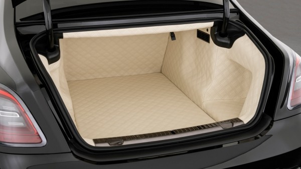 Brabus 700 на базе Rolls-Royce Ghost: форсированный мотор и щедрая доза углепластика Brabus 700 на базе Rolls-Royce Ghost: форсированный мотор и щедрая доза углепластика