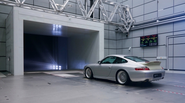 Porsche 911 Classic Club Coupe: заводской рестомод на базе купе непопулярного поколения Porsche 911 Classic Club Coupe: заводской рестомод на базе купе непопулярного поколения