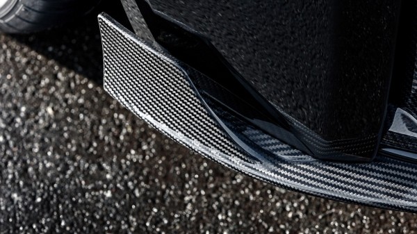 Brabus 700 на базе Rolls-Royce Ghost: форсированный мотор и щедрая доза углепластика Brabus 700 на базе Rolls-Royce Ghost: форсированный мотор и щедрая доза углепластика