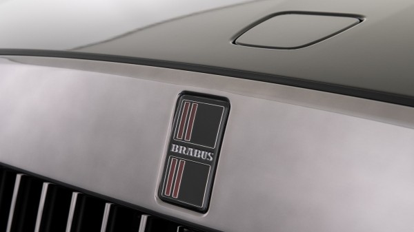 Brabus 700 на базе Rolls-Royce Ghost: форсированный мотор и щедрая доза углепластика Brabus 700 на базе Rolls-Royce Ghost: форсированный мотор и щедрая доза углепластика