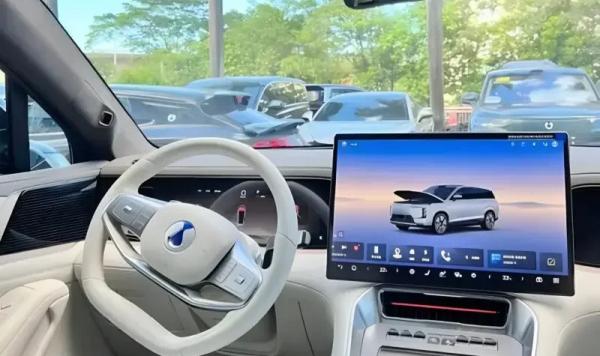 BYD Denza 8L: новый шестиместный кроссовер от дочернего бренда BYD. Конкурент Li Auto L8. Фото, характеристики и предварительные цены 7 0213f02848d4426dd76524bfc1e63277