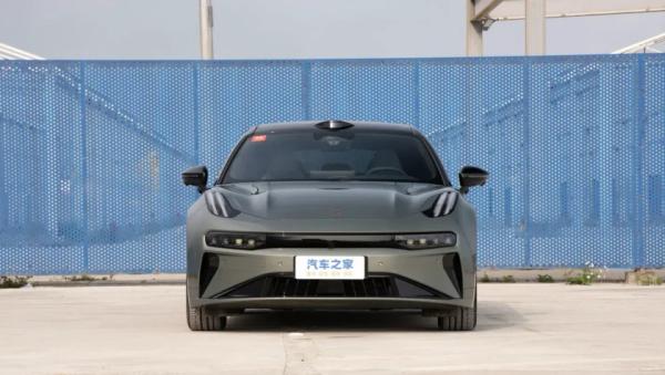 Zeekr 001 2026: легкий рестайлинг к новому модельному году — 900-вольтовая платформа, больше мощности. Фото, характеристики, цены и старт продаж 11 09a6409048f2827b329d0494a4df8eff