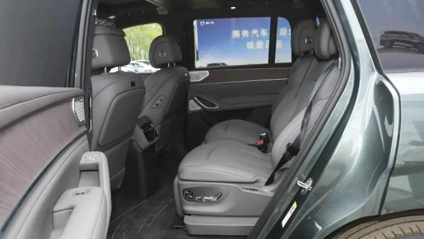 BYD Denza 8L: новый шестиместный кроссовер от дочернего бренда BYD. Конкурент Li Auto L8. Фото, характеристики и предварительные цены 30 134515084fe4dbdd9c64b96e62bcde41