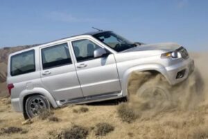 УАЗ Патриот 2025 — шок! Турбодизель JAC, 6‑ступенчатая «механика», автомат, новый дизайн и салон: первые фото, цены и дата старта продаж