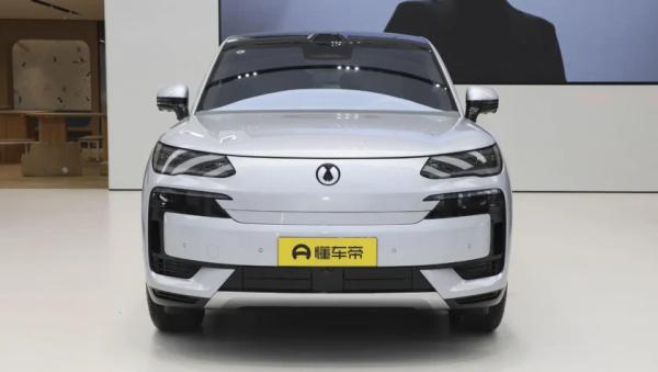 BYD Denza 8L: новый шестиместный кроссовер от дочернего бренда BYD. Конкурент Li Auto L8. Фото, характеристики и предварительные цены 19 5766cd8d83dabca04e9eb3b65719275b