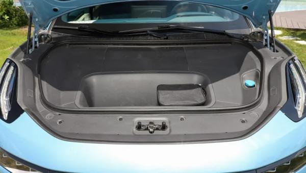 Zeekr 001 2026: легкий рестайлинг к новому модельному году — 900-вольтовая платформа, больше мощности. Фото, характеристики, цены и старт продаж 35 5be4da3a6f9d8ca0f4d29f9a0878f748