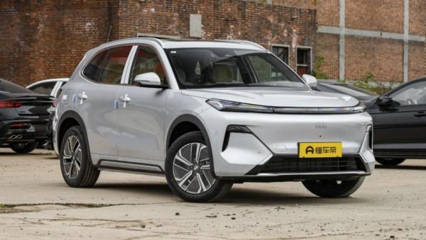 Geely EX5 EM‑i 2025 взорвет рынок: в Россию едет новый гибридный кроссовер (ранее Galaxy Starship 7) — фото, детали и ориентировочные цены