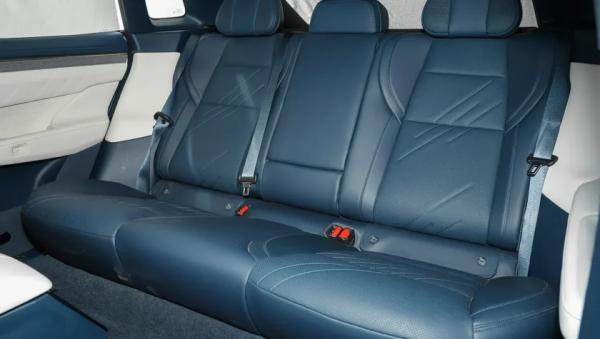 Zeekr 001 2026: легкий рестайлинг к новому модельному году — 900-вольтовая платформа, больше мощности. Фото, характеристики, цены и старт продаж 37 6ecdbd0989c8e8b402e32134a1b13ca1