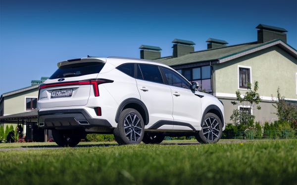  «Москвич 8». Ищем компромиссы в новом кроссовере возрожденной марки 