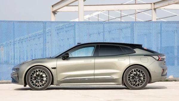 Zeekr 001 2026: легкий рестайлинг к новому модельному году — 900-вольтовая платформа, больше мощности. Фото, характеристики, цены и старт продаж 10 84e32274f0d4c339d9655d3c2741b006