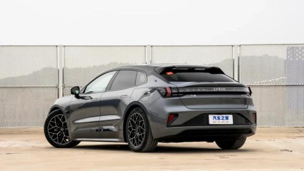 Zeekr 001 2026: легкий рестайлинг к новому модельному году — 900-вольтовая платформа, больше мощности. Фото, характеристики, цены и старт продаж 20 afa04b3aeccf7bd04ef0748c1b0b93f0