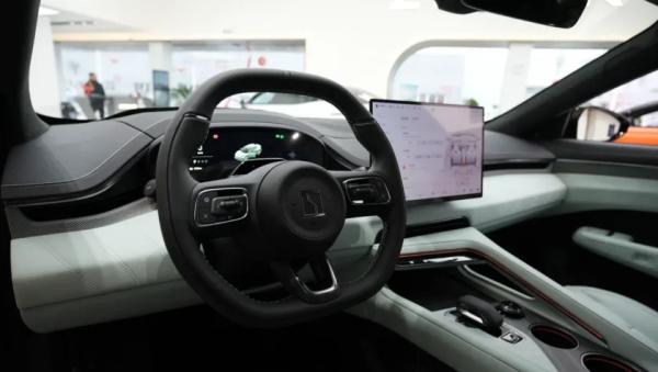 Zeekr 001 2026: легкий рестайлинг к новому модельному году — 900-вольтовая платформа, больше мощности. Фото, характеристики, цены и старт продаж 16 bf363db2957be65bf032ac479e4b4d47