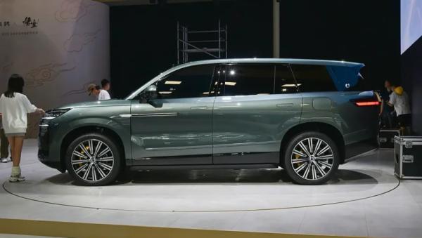 BYD Denza 8L: новый шестиместный кроссовер от дочернего бренда BYD. Конкурент Li Auto L8. Фото, характеристики и предварительные цены 34 cdd43be09bc262dfaf5936fc09a4195c