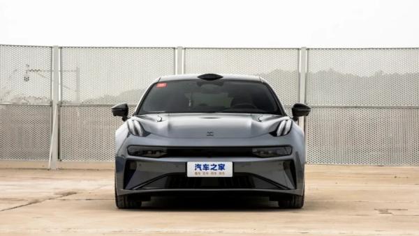 Zeekr 001 2026: легкий рестайлинг к новому модельному году — 900-вольтовая платформа, больше мощности. Фото, характеристики, цены и старт продаж 25 dc20916de2581c0ae11548253c25a76c