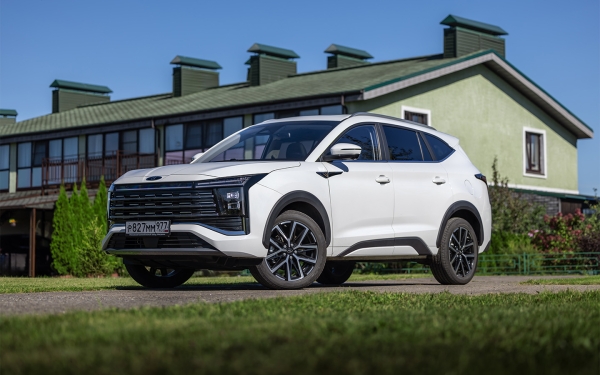  «Москвич 8». Ищем компромиссы в новом кроссовере возрожденной марки 