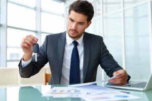 Деньги под залог: что это значит, как быстро получить и на что обратить внимание